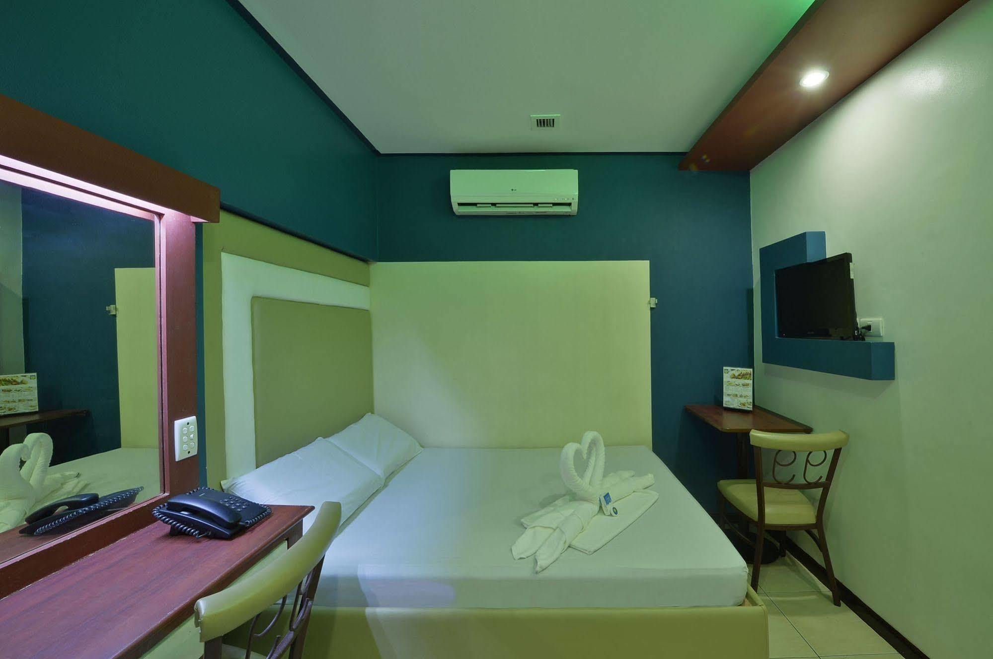 Hotel 99 Cubao Quezon City Zewnętrze zdjęcie